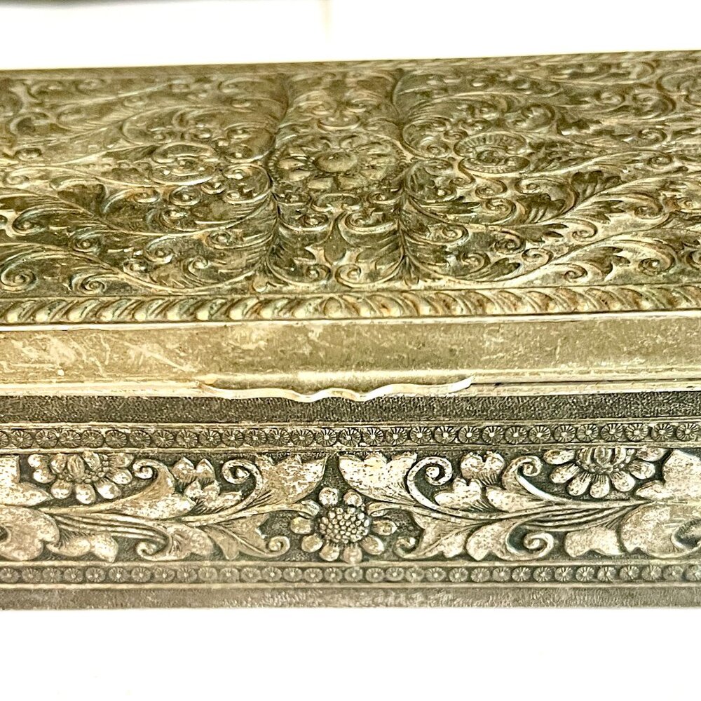 ANTIQUE ORNATE SILVER-PATINA, JEWELRY BOX. - Picture 4 of 6
